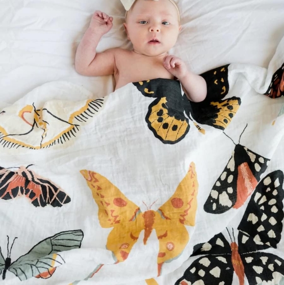 Clementine Kids Butterfly Collector Swaddle Blanket NIB - Picture 4 of 4
